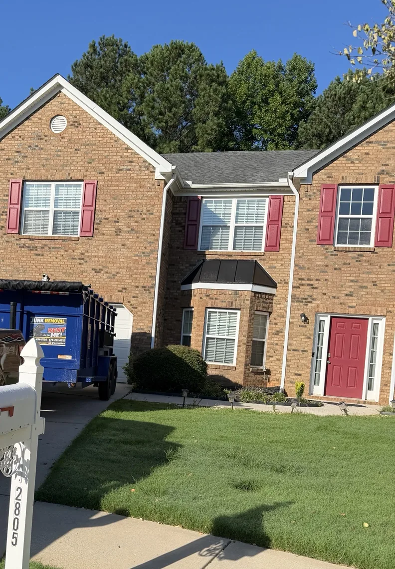 TPM Trailers 20-yard blue dump trailer delivered for a residential rental in Metro Atlanta